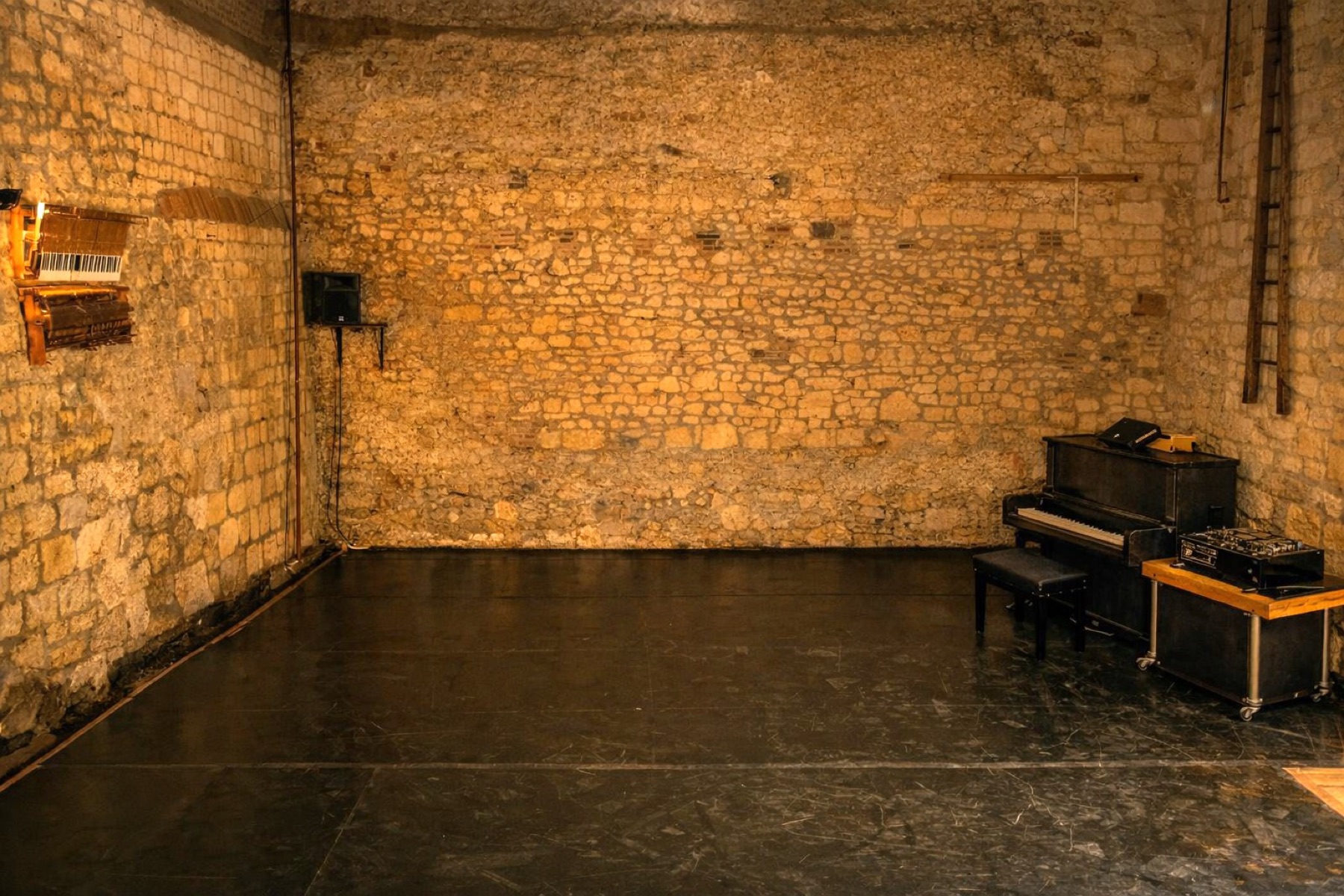 Theaterzaal — de vloer
